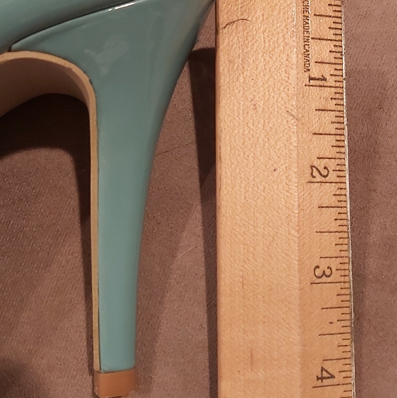 Turquoise heels - Picture 2 of 3